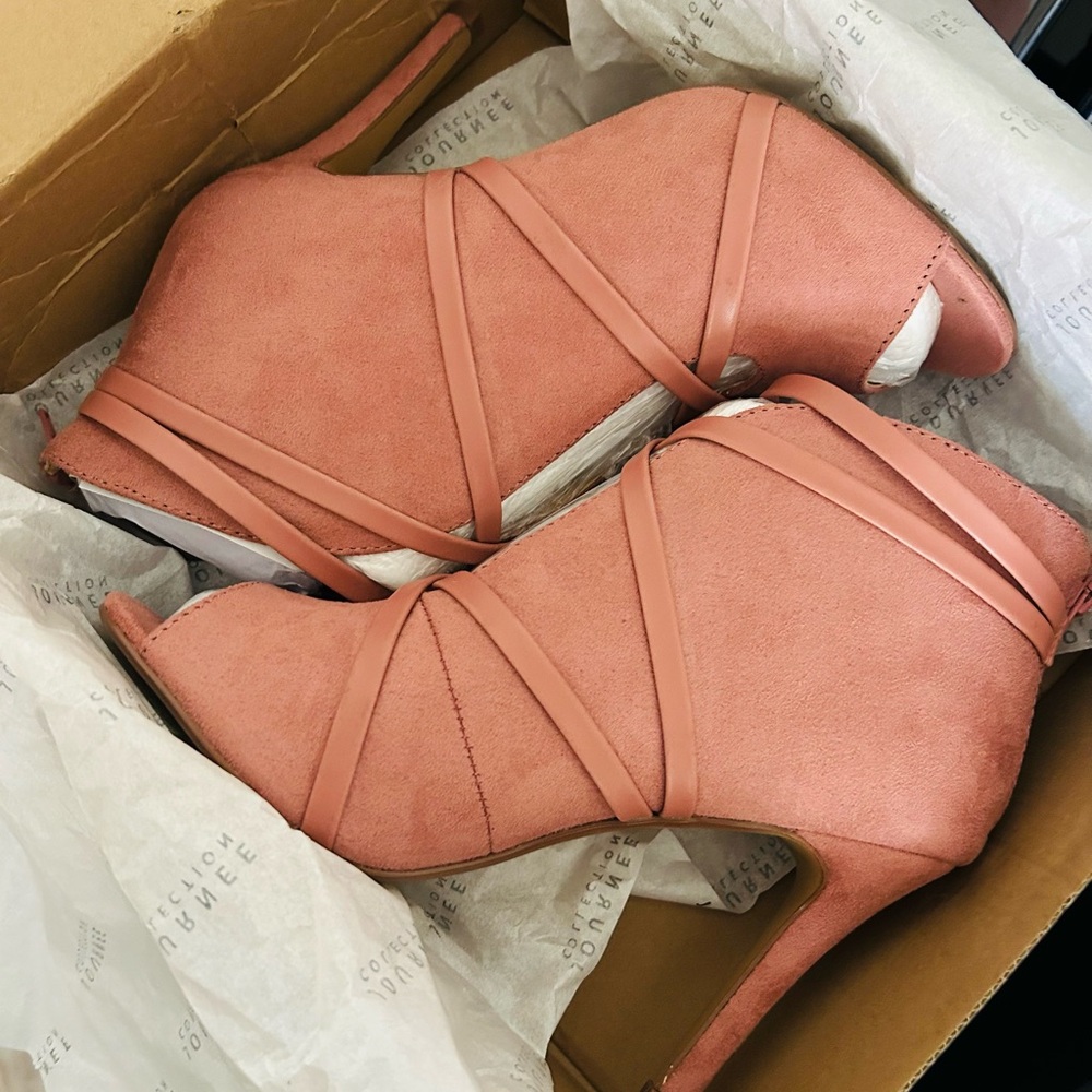 Journee Collection Coral Ankle Booties